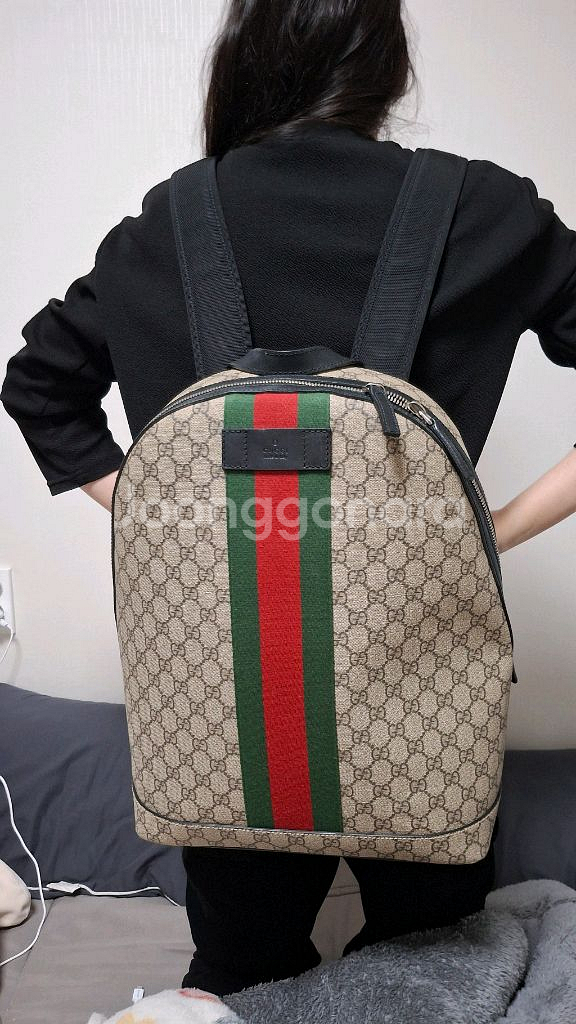 구찌가방 GG 수프림 백팩 특a급 영수증 증명서 다 있음 3번 맴--0