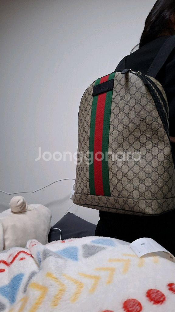 구찌가방 GG 수프림 백팩 특a급 영수증 증명서 다 있음 3번 맴--1