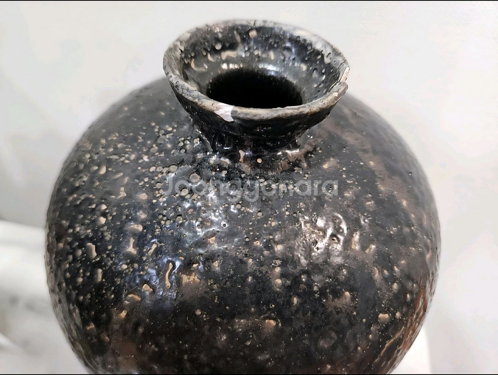 [빈티지] 검정 도자기 꽃병--1