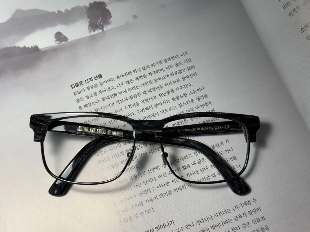 커틀러 앤 그로스 스퀘어 하금테 쉐입 영국 브랜드 안경 0006 이미지