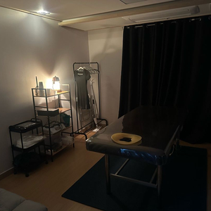 마사지 베드 온열 및 비품 온장고 일괄판매 합니다 이미지