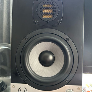 이브오디오 SC205 모니터링 액티브 스피커 이미지