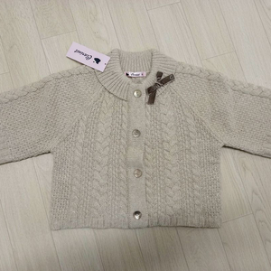 새상품 여아130 꽈배기 숏가디건