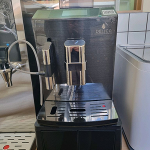 (가격내림)딜리코 플랫화이트 커피머신(@3년 멤버십 30만 포함)