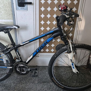 트렉 프리칼리버 24인치