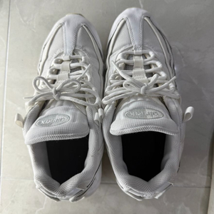 나이키 에어맥스 95 에센셜 CT1268 100