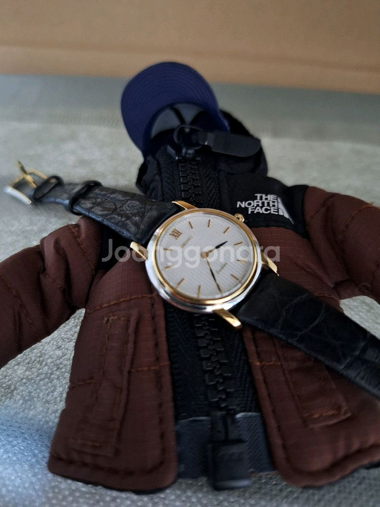 세이코 90s 빈티지 엑셀린 쿼츠 시계 판매합니다--2