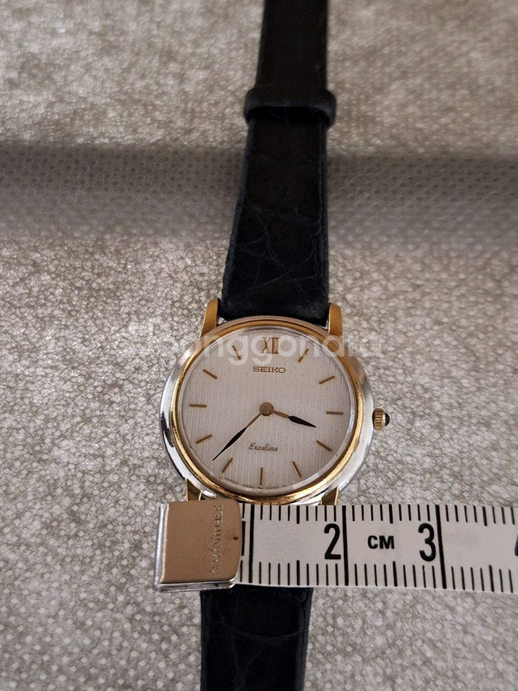 세이코 90s 빈티지 엑셀린 쿼츠 시계 판매합니다--4