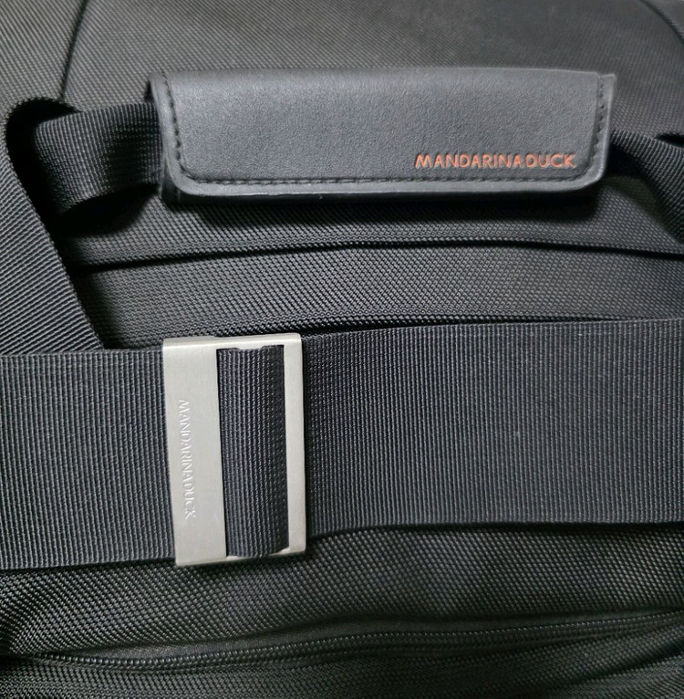 만다리나덕 Mandarina Duck 서류 가방 겸 토트백 크로스백 이미지