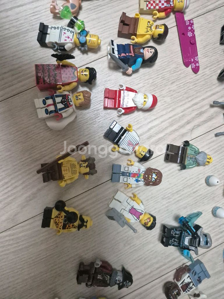 레고 미니피규어 대량42개 세트 10만4천원. 택포팝니다--6