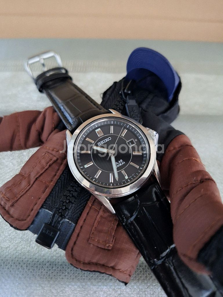 세이코 티타늄 솔라 시계 판매합니다--1