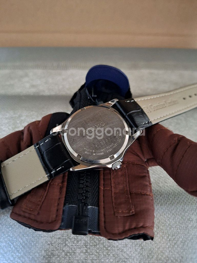 세이코 티타늄 솔라 시계 판매합니다--2