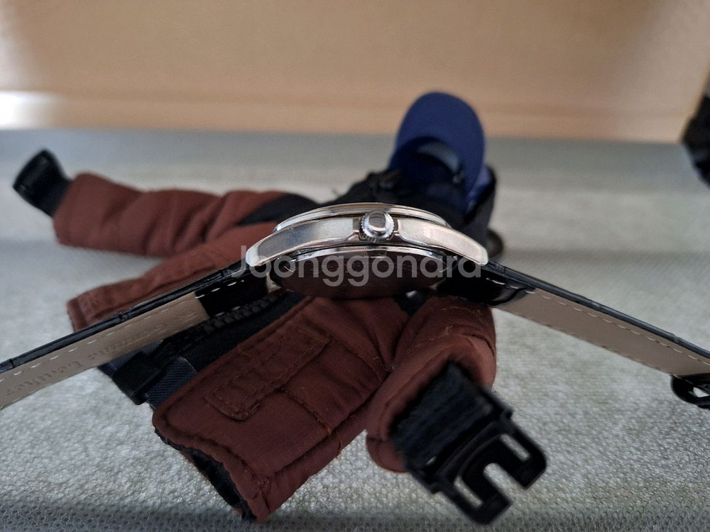 세이코 티타늄 솔라 시계 판매합니다--3