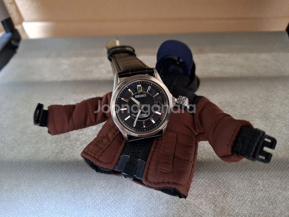 세이코 티타늄 솔라 시계 판매합니다--4