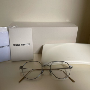 젠틀몬스터 요나 실버 팝니다