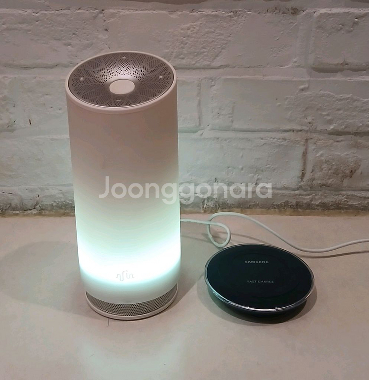 삼성 고속 무선 충전기와 AI 인공지능 스피커 일괄로 팝니다--0