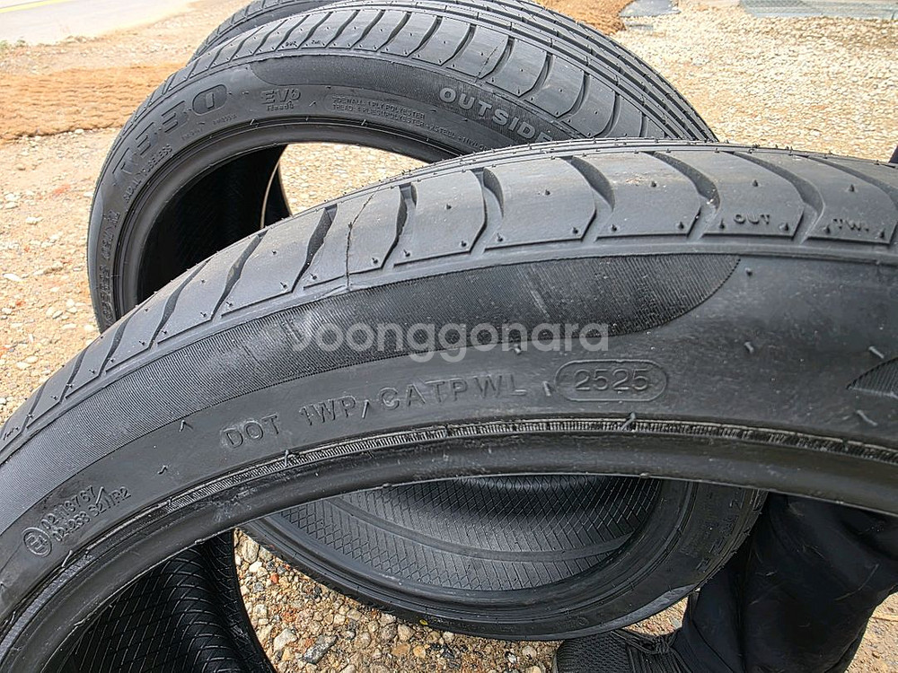 265/35/22 4본(1대분) 윈런 R330 판매합니다.--7