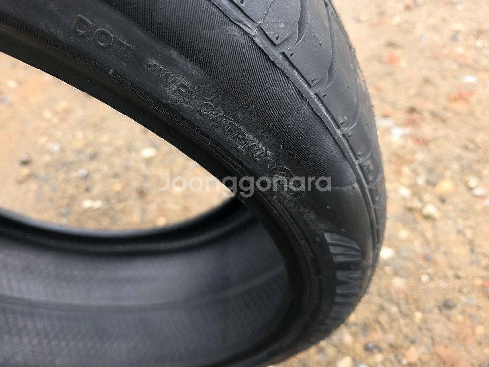 265/35/22 4본(1대분) 윈런 R330 판매합니다.--8