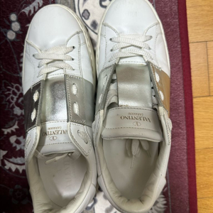 발렌티노 스니커즈37정품