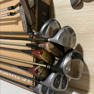 아주 오래된 골프채 일괄 이미지