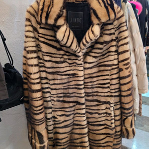 세일 최고급 진도모피 휘메일 밍크코트