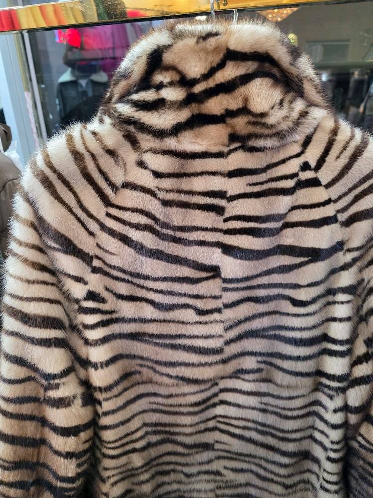 세일 최고급 진도모피 휘메일 밍크코트--8