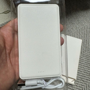 슈피겐 보조배터리 5000mAh 새제품