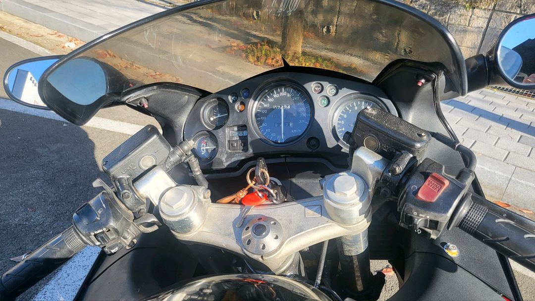 혼다 CBR1100XX 블랙버드--3