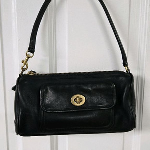 Coach 올드코치 턴락포켓 숄더백