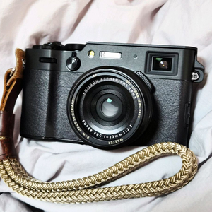 후지필름 x100vi 팝니다.(보증27.03, 400컷)