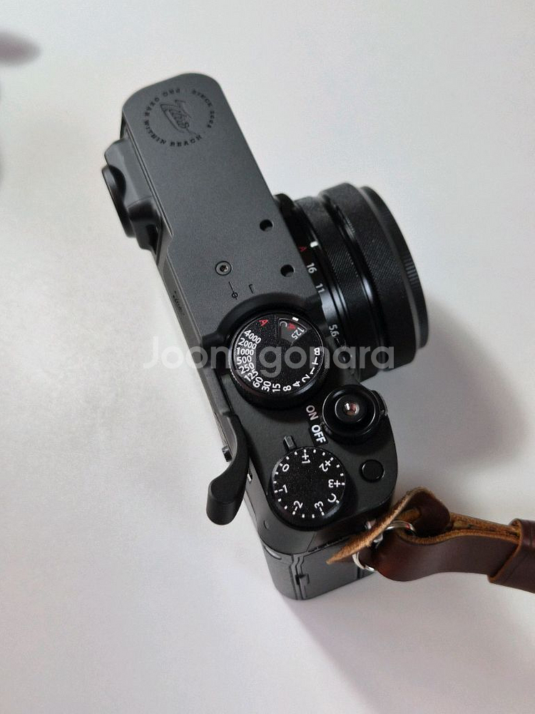 후지필름 x100vi 팝니다.(보증27.03, 400컷)--1