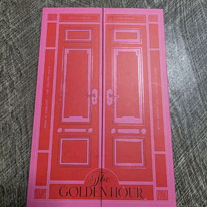 아이유 골든아워 DVD 이미지