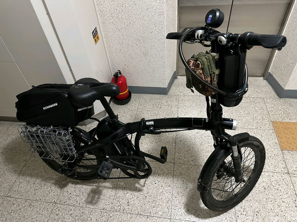 2023 팬텀q sf plus 접이식 전기자전거 팝니다 이미지