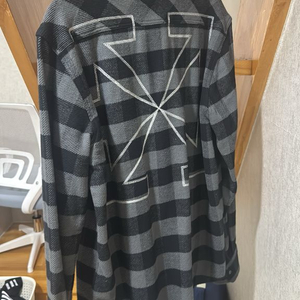 오프화이트 애로우 플란넬 셔츠