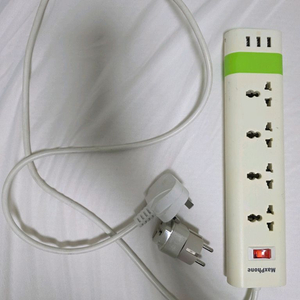 유니버셜 멀티탭