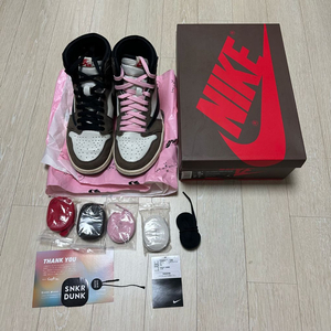 나이키 에어조던1 하이 OG TS SP 트래비스 스캇 모카 이미지