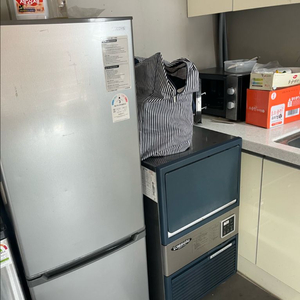 lucoms 사무실 냉장고 (급매)