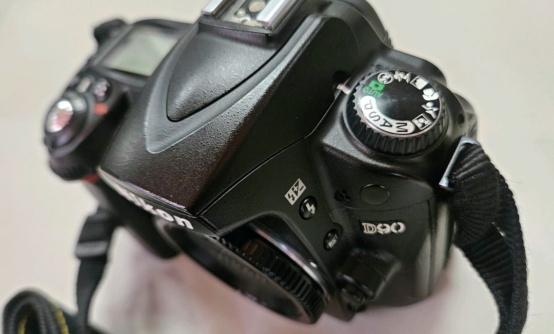 NIKON 니콘 보급형 DSLR D90 A급 입문용 초보용 카메라 이미지