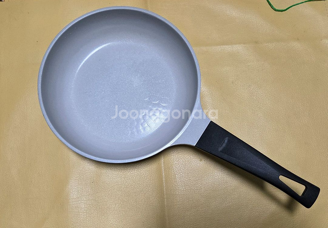 인덕션겸용 프라이팬 22cm--0