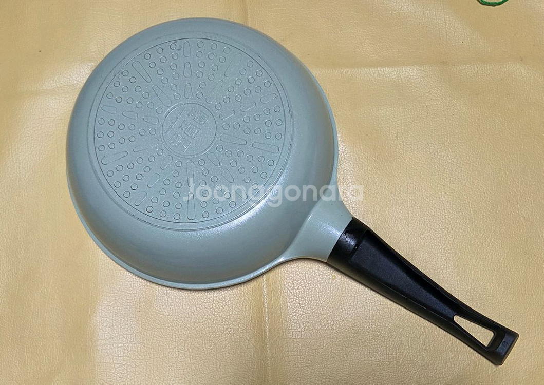 인덕션겸용 프라이팬 22cm--1
