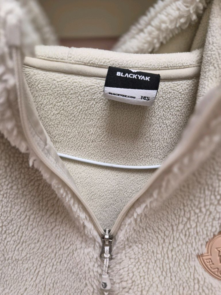 블랙야크 아동 후리스 145 판매합니다.--3