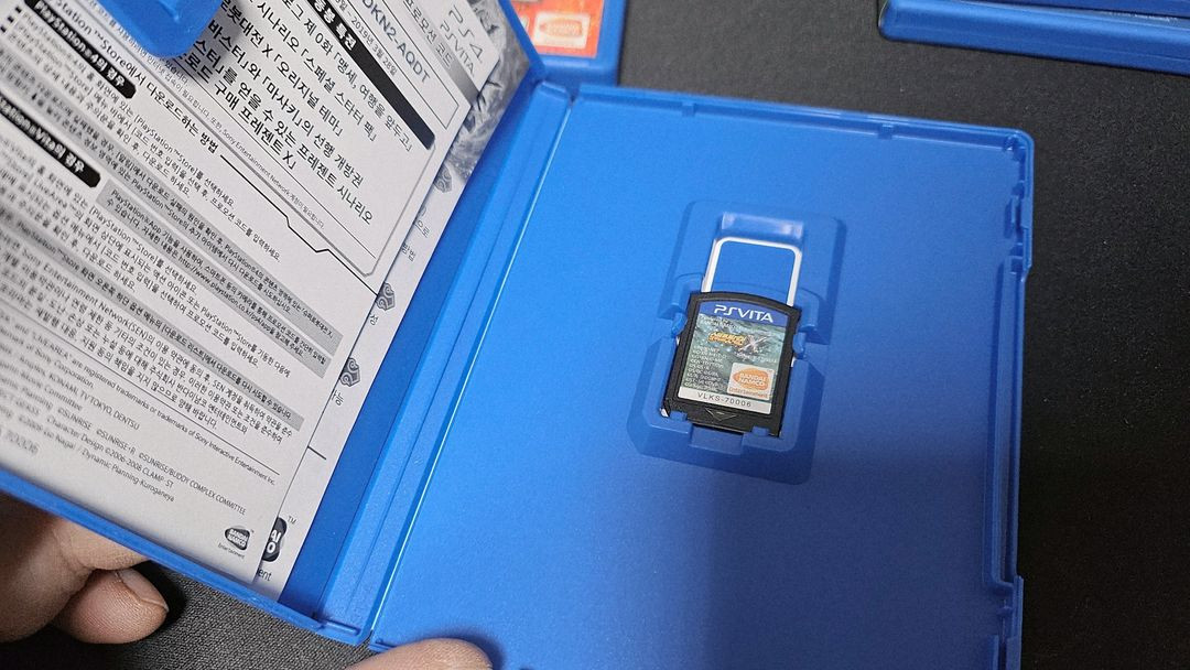 PS VITA 슈퍼로봇대전 4종 + 페르소나4골든--2