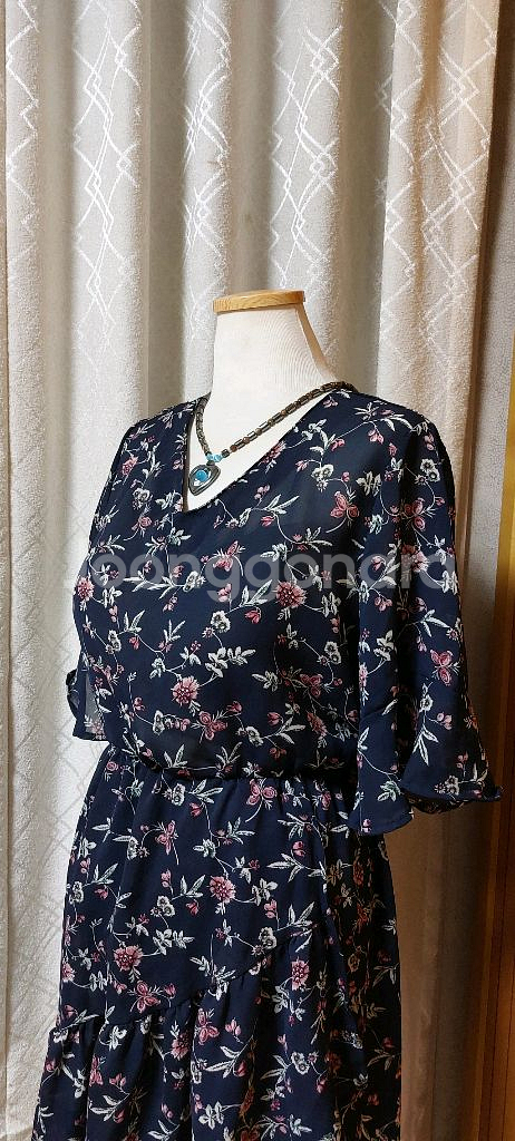 4300원 물티슈 드려요 언발란스 원피스 거의 새거예--4