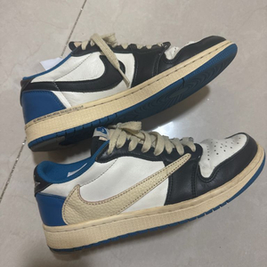 나이키 에어 조던 1 트래비스 스캇 프라그먼트