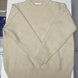 두툼한 오버핏 아이보리 니트 (착용 사진 첨부)