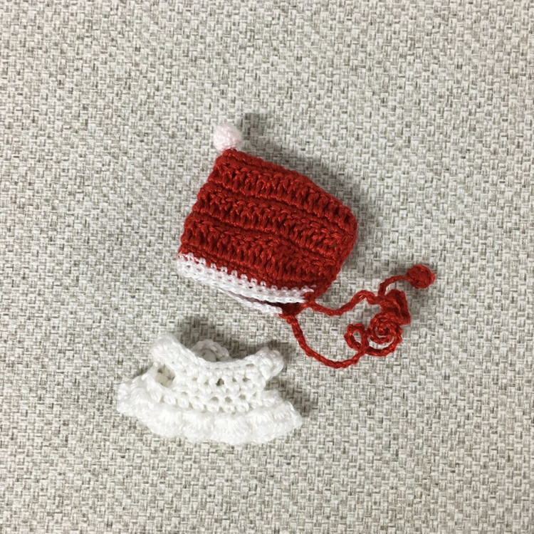 [실바니안 뜨개옷] 산타 모자 하얀 원피스 이미지