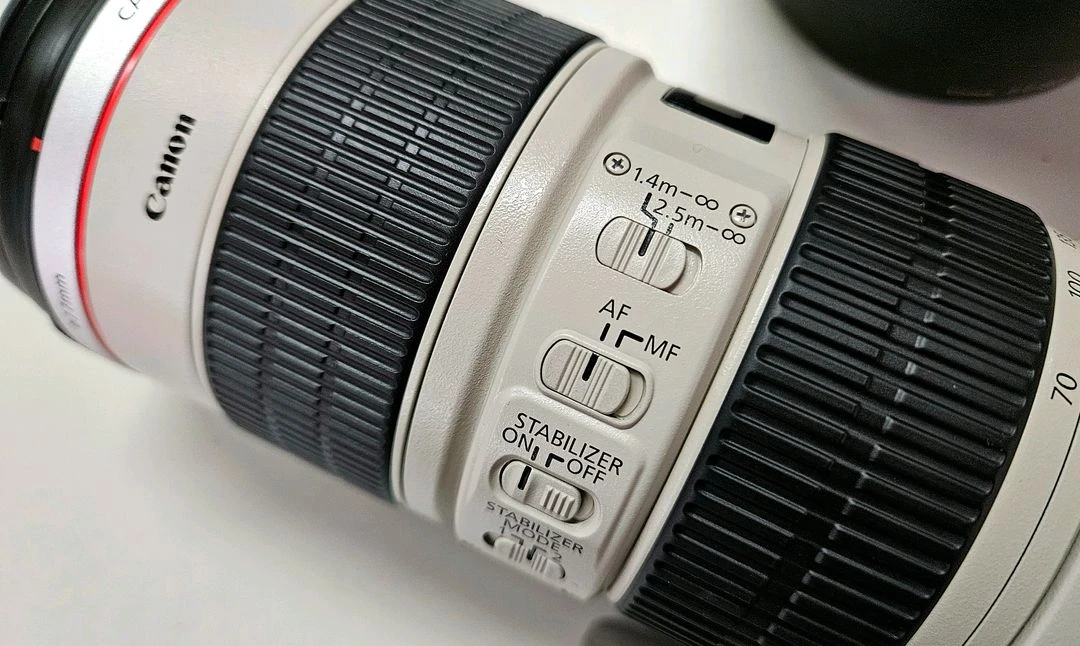 A급> 캐논 EF 70-200mm F2.8L IS 캐논망원렌즈 구아빠백통 이미지