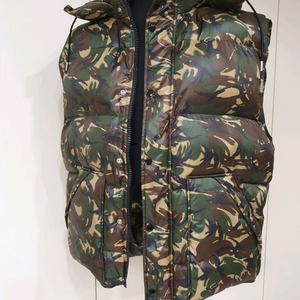 정품 셀린느 카모 후드 패딩 조끼