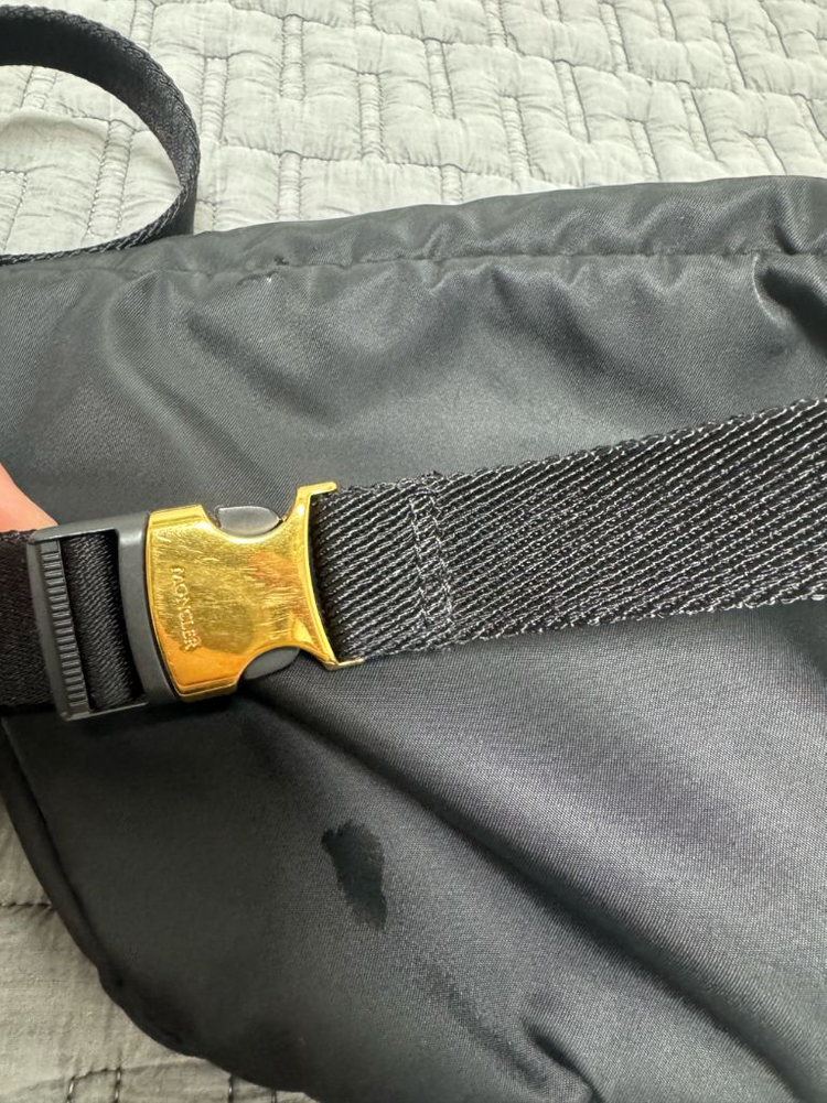 몽클레어 금장 로고 벨트백 힙색 가방--6