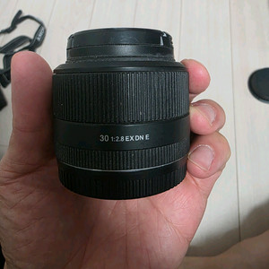 시그마 삼순이 30mm F2.8 EX DN 렌즈